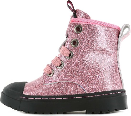 Roze glitter enkelboot met veters en zwarte zool.