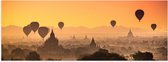 WallClassics - Poster (Mat) - Luchtballonnen boven Tempels met Zonsondergang - 60x20 cm Foto op Posterpapier met een Matte look