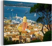 Wanddecoratie Metaal - Aluminium Schilderij Industrieel - Uitzicht over de Franse havenplaats Saint-Tropez - 150x100 cm - Dibond - Foto op aluminium - Industriële muurdecoratie - Voor de woonkamer/slaapkamer