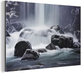 Wanddecoratie Metaal - Aluminium Schilderij Industrieel - Waterval - Stenen - Natuur - 60x40 cm - Dibond - Foto op aluminium - Industriële muurdecoratie - Voor de woonkamer/slaapkamer