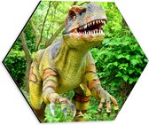 WallClassics - Dibond Hexagon - Dinosaurus in het Bos - 30x26.1 cm Foto op Hexagon (Met Ophangsysteem)