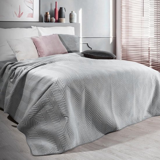 Oneiro’s luxe SOFIA Beddensprei Zilver - 200x220 cm – bedsprei 2 persoons - zilver – beddengoed – slaapkamer – spreien – dekens – wonen – slapen