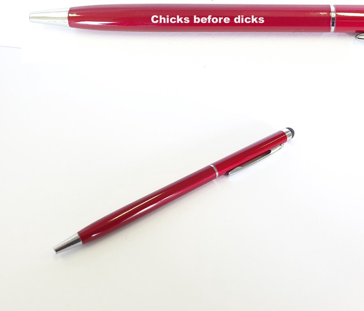 Pen Met Gravering - Chicks Before Dicks