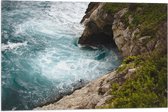WallClassics - Drapeau - Vagues s'écrasant sur les rochers verts - Photo sur drapeau en polyester 75 x 50 cm