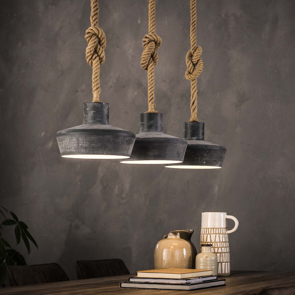 Hanglamp betonlook verstelbaar touw | 3 lichts | zwart / bruin | ⌀ 28 cm | eetkamer / eettafel lamp | modern / sfeervol design