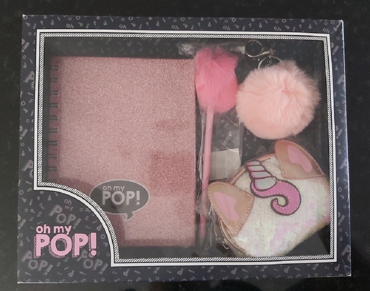 Oh My Pop! Geschenkset met notitieboek - pen - portemonnee - sleutel/tassenhanger - roze