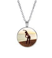 Collier Glas - Woman On Beach