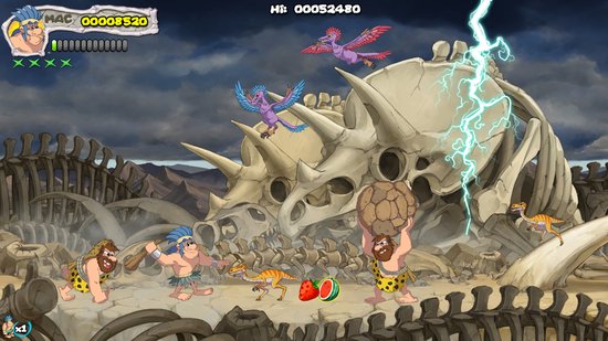 Twee holbewoners en dinosaurussen bij gigantische dino-skeletten. Game-interface met score en levens.