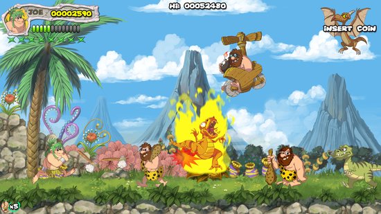 Joe en Mac in een prehistorische wereld met vuur en dinosaurussen. Game-interface met score en levens.