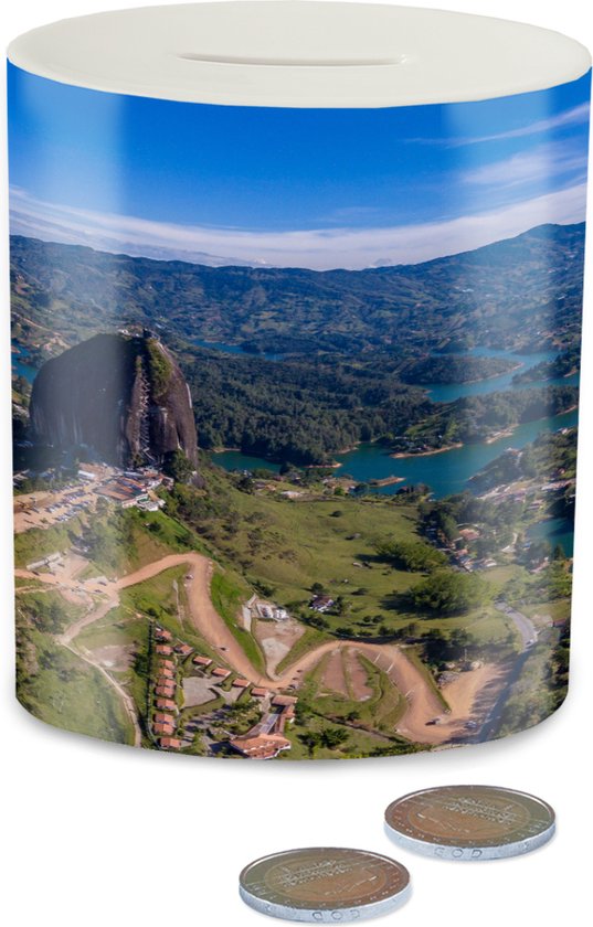Spaarpot - Spaarblik - Grote rots bij woud in Colombia - Spaarpotten ...