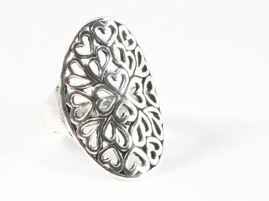 Opengewerkte zilveren ring met hartjes motief - maat 16