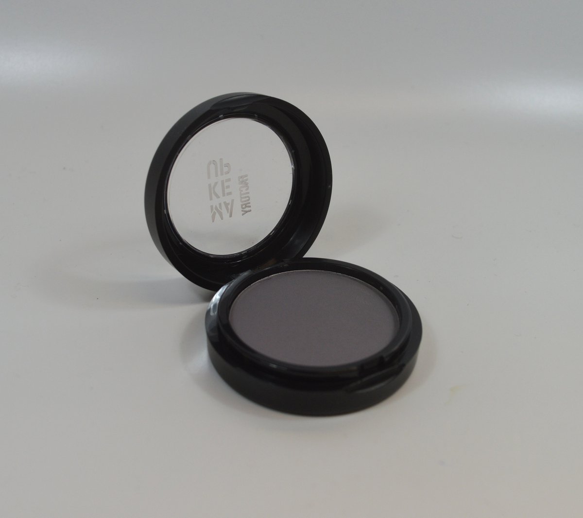 Make Up Factory Mat Eye Shadow #65 Purple Grey