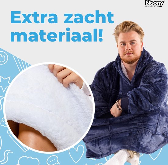 Man in donkerblauwe hoodie deken. Detailfoto van de ultra-zachte voering. "Extra zacht materiaal!"