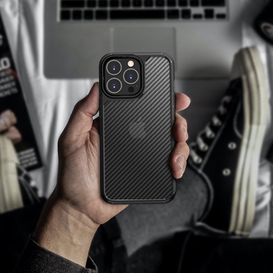 geschikt voor iPhone 14 Plus Hoesje met Carbon Look - Shockproof Valbescherming - Schokbestendige case geschikt voor iPhone 14 Plus - Tough Carbon Grid geschikt voor iPhone 14 Plus Hoesje zwart