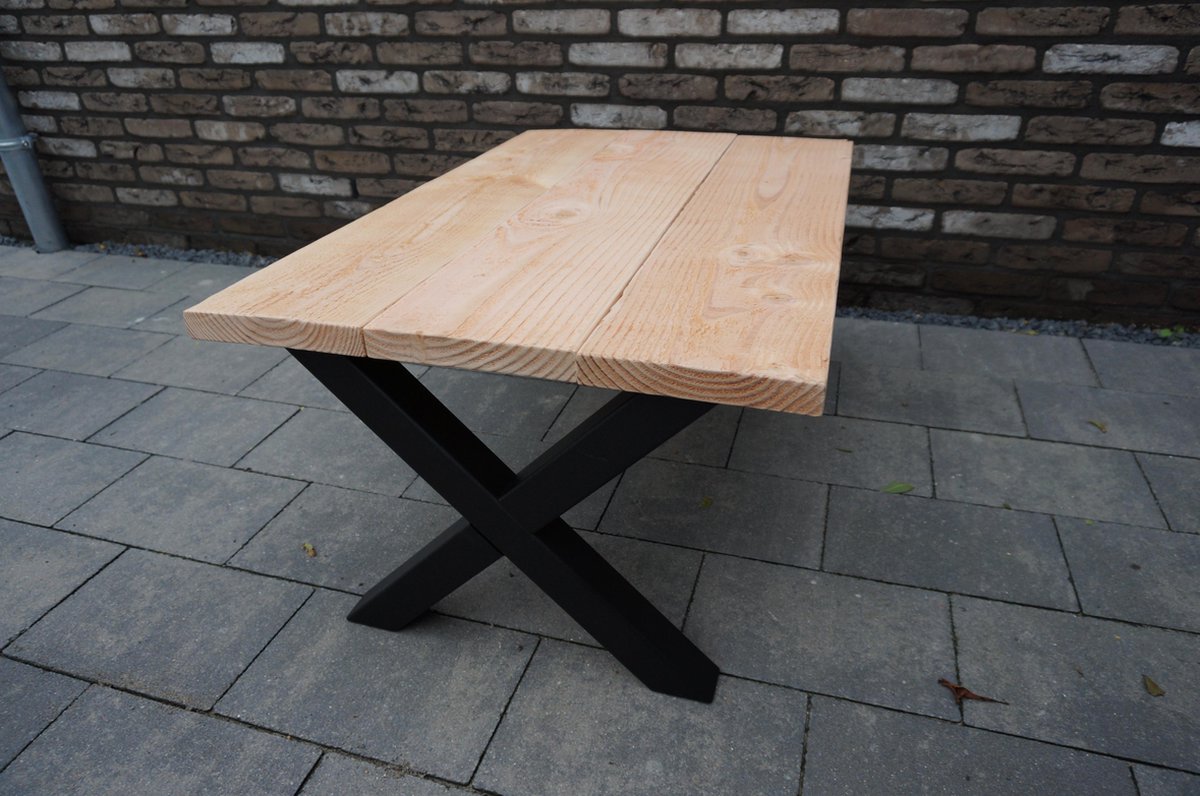 Industriële douglas salontafel met mat zwart X-onderstel voor binnen en buiten