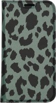 Design Softcase Booktype iPhone 12, iPhone 12 Pro hoesje - Panter Groen