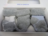 3 pack sokjes van noukie's , wit grijst ,  grijst , grijst met blauw , maat 16  0-3 maand