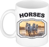 Dieren liefhebber wit paard mok 300 ml - kerramiek - cadeau beker / mok paarden liefhebber