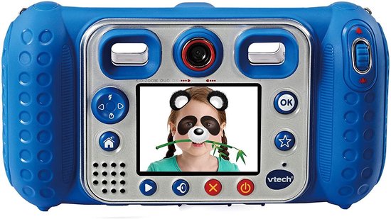 Achterkant van blauwe kindercamera, scherm toont meisje met pandabeeld.