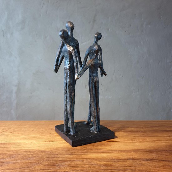 Photo - "Family hold on" - Couleur bronze - Casablanca