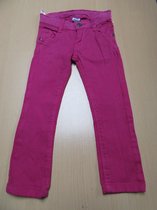 lange broek in fuchia smal model ,  van dirkje 4 jaar  104