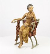 Beeld - Danseres in leunstoel - Bronzen sculptuur - 45,5 cm hoog