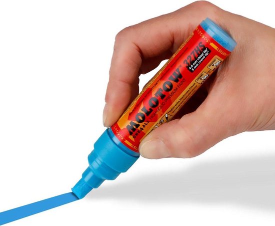 Main traçant une ligne bleue avec un marqueur Molotow One4All.