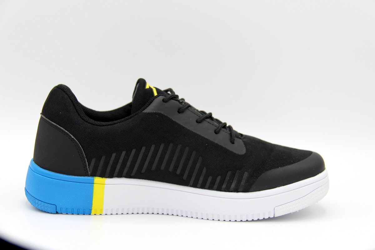 Piedro Sport zwarte sneaker met witte zool maat 39 - Schoenen.nl