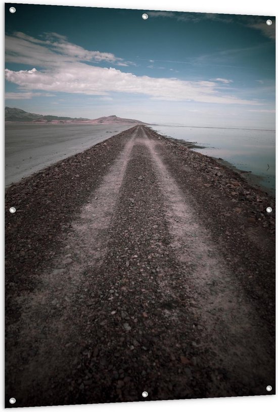 Tuinposter – Weg van Steentjes om Zee - 100x150cm Foto op Tuinposter  (wanddecoratie voor buiten en binnen)