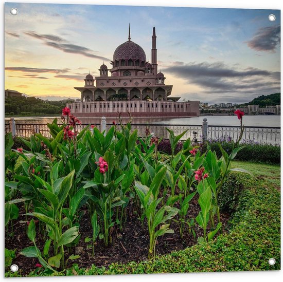 Tuinposter – Masjid Putra Moskee met Planten - 80x80cm Foto op Tuinposter  (wanddecoratie voor buiten en binnen)