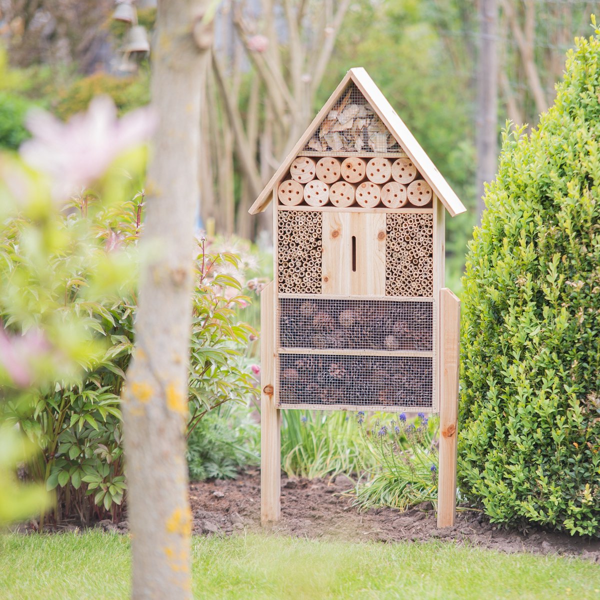 insectenhotel op paal - 79 x 49 x 12 cm - insectenhuis vlinders - hout — afbeelding 2
