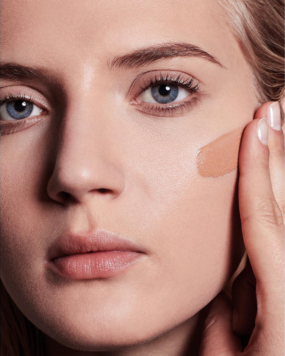 Max Factor Facefinity foundation, 3-in-1 primer, concealer, foundation, SPF 20, 98 Warm Hazelnut.