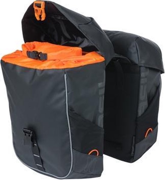 Basil Miles Tarpaulin Dubbele fietstas - Zwart - 34 Liter van Basil — afbeelding 5