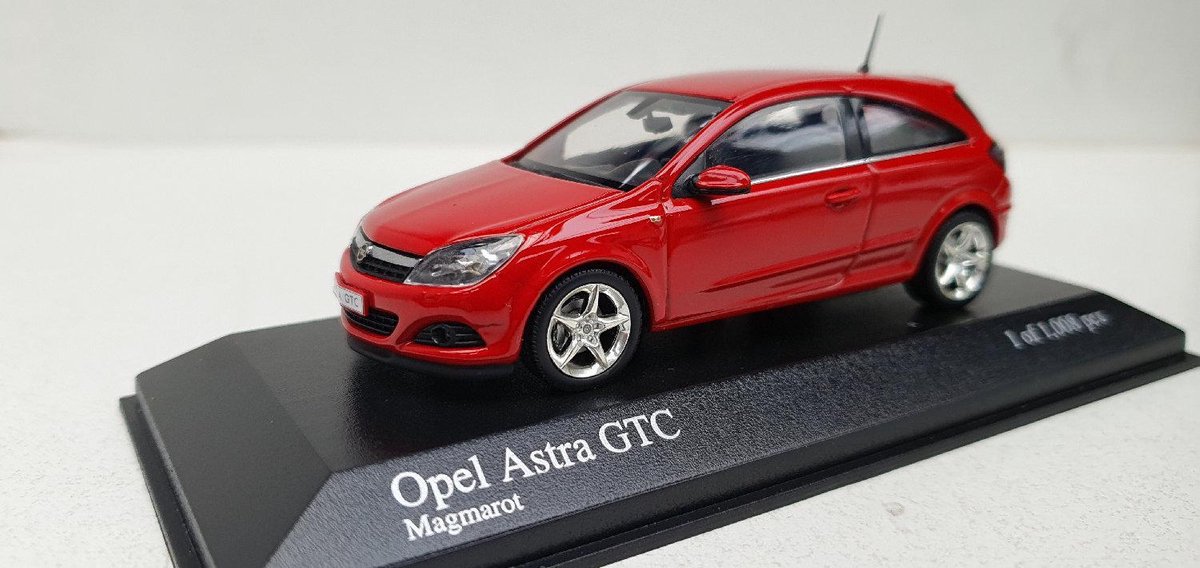 Minichamps Opel Astra GTC 2005 rood