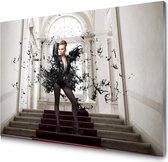 Glasschilderij Mooie vrouw in een luxe interieur | 4 mm veiligheidsglas | 100 X 75 cm | Blind ophangsysteem | Moderne glazen schilderij