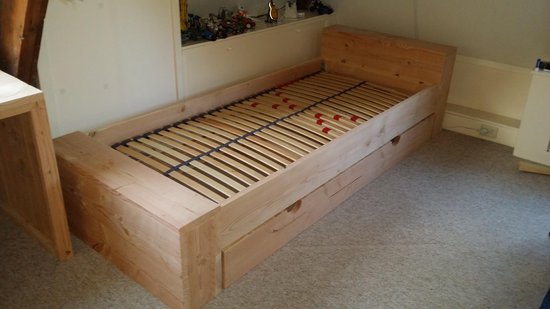 Bed ''Block'' van Douglas hout eenpersoonsbed met 1 grote lade 90x200cm |  bol.com