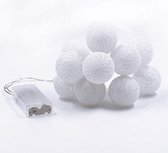 Cotton balls lights snoerverlichting - 12 stuks wit