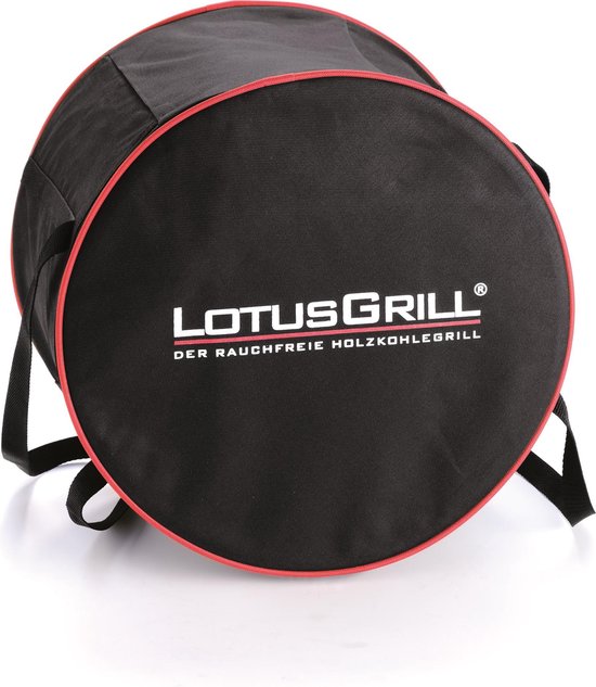 Zwarte draagtas met rode bies voor een LotusGrill, met de tekst 'LOTUSGRILL DER RAUCHFREIE HOLZKOHLEGRILL'.
