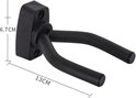 Afmetingen van een zwarte gitaar wandbeugel: 6.7cm hoog, 13cm breed.