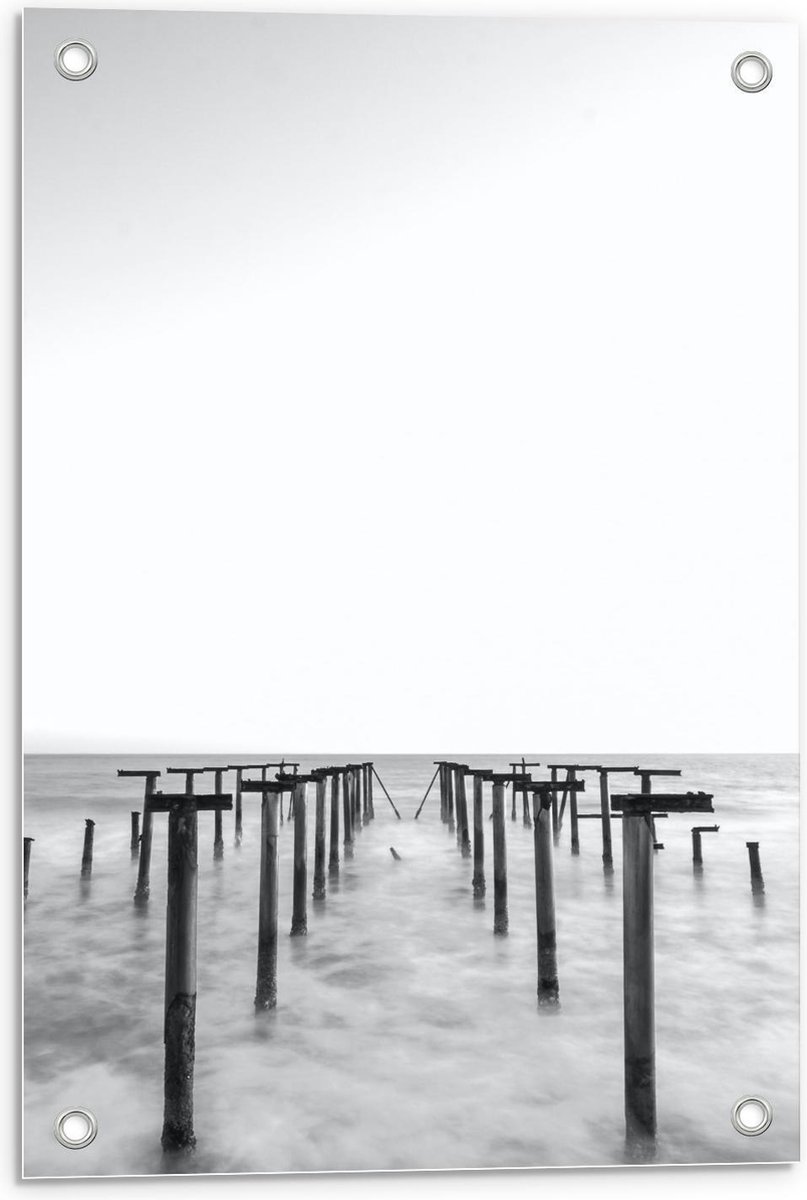 Tuinposter – Palen in het Water Zwart - Wit - 40x60cm Foto op Tuinposter (wanddecoratie vo