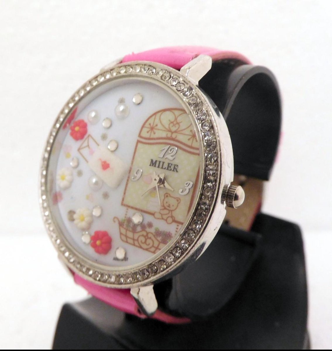 Jolie montre avec perles, roses et CZ | bol
