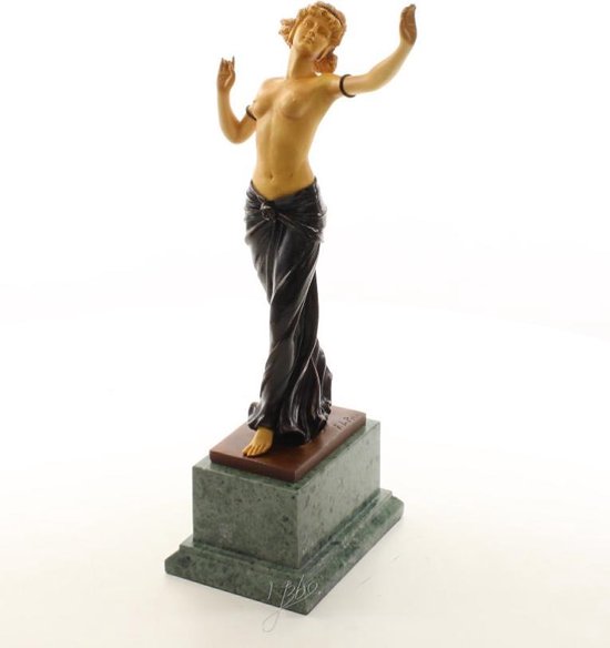 Beeld - Jonge vrouw in omslagdoek - brons - sculptuur - 38,8 cm hoog