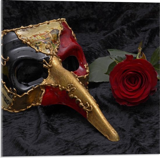 Acrylglas - Goud/Rood Masker met Rode Roos - 50x50cm Foto op Acrylglas (Met Ophangsysteem)