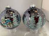 2 blauwe kerstballen handpainted met afbeelding