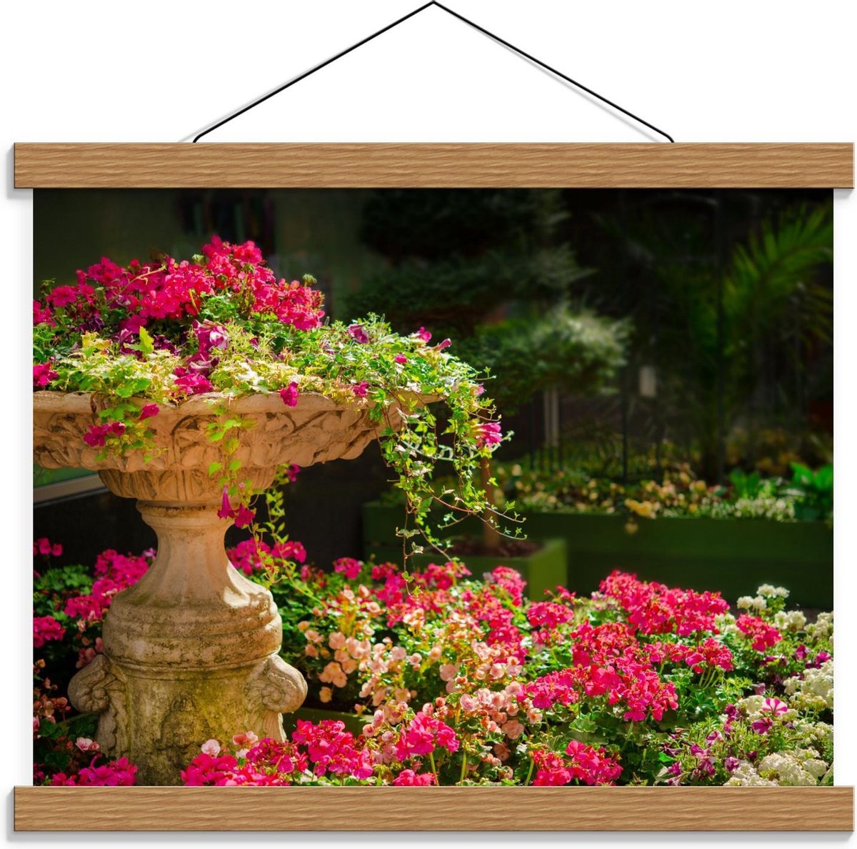Schoolplaat – Roze Bloemenstruik met Fontein - 40x30cm Foto op Textielposter (Wanddecorati