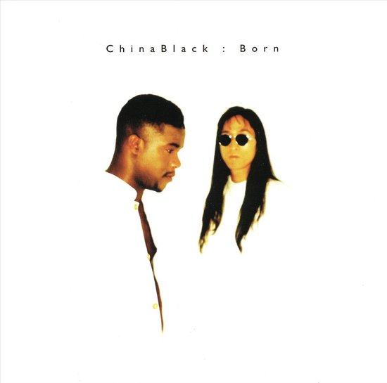 China Black: Born albumhoes met een man en vrouw in het wit.