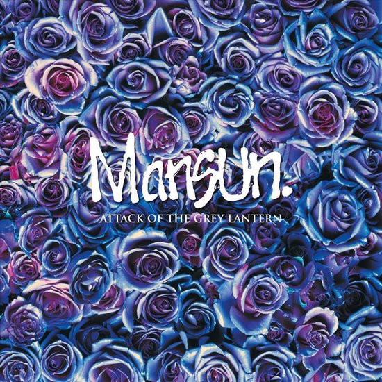 Mansun. Attack Of The Grey Lantern albumhoes met een mozaïek van blauwe en paarse rozen.