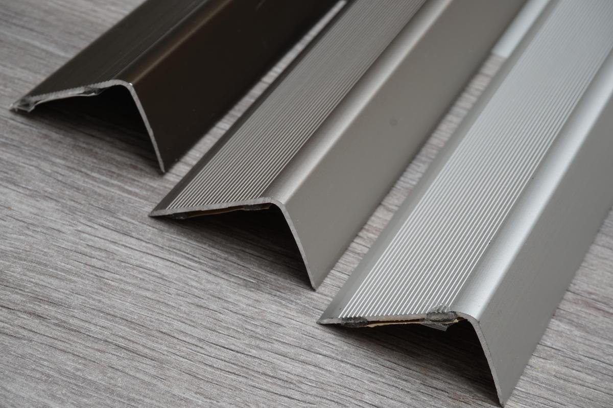 Basis aluminium uitwendig hoekprofiel - Aluminium - 400cm - Houthandel