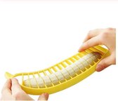 WiseGoods - Premium Banaansnijder - Bananen Snijder - Makkelijk Banaan Snijden - Keukengereedschap - Fruit Cutter - Plastic - Geel