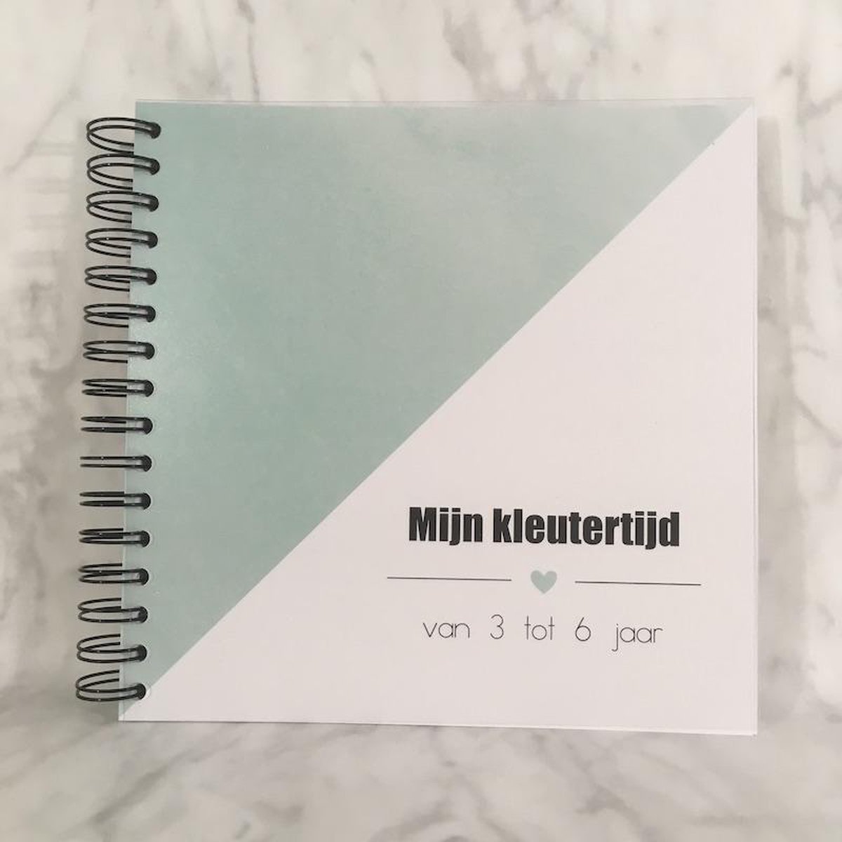 Invulboek 'mijn kleutertijd' MINTGROEN